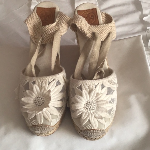 Tory Burch Shoes - Tory Burch White Daisy Lace Self-Tie Wedges